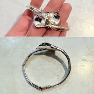 Vintage Avon Calla Lily Bangle Bracelet, faux pearls